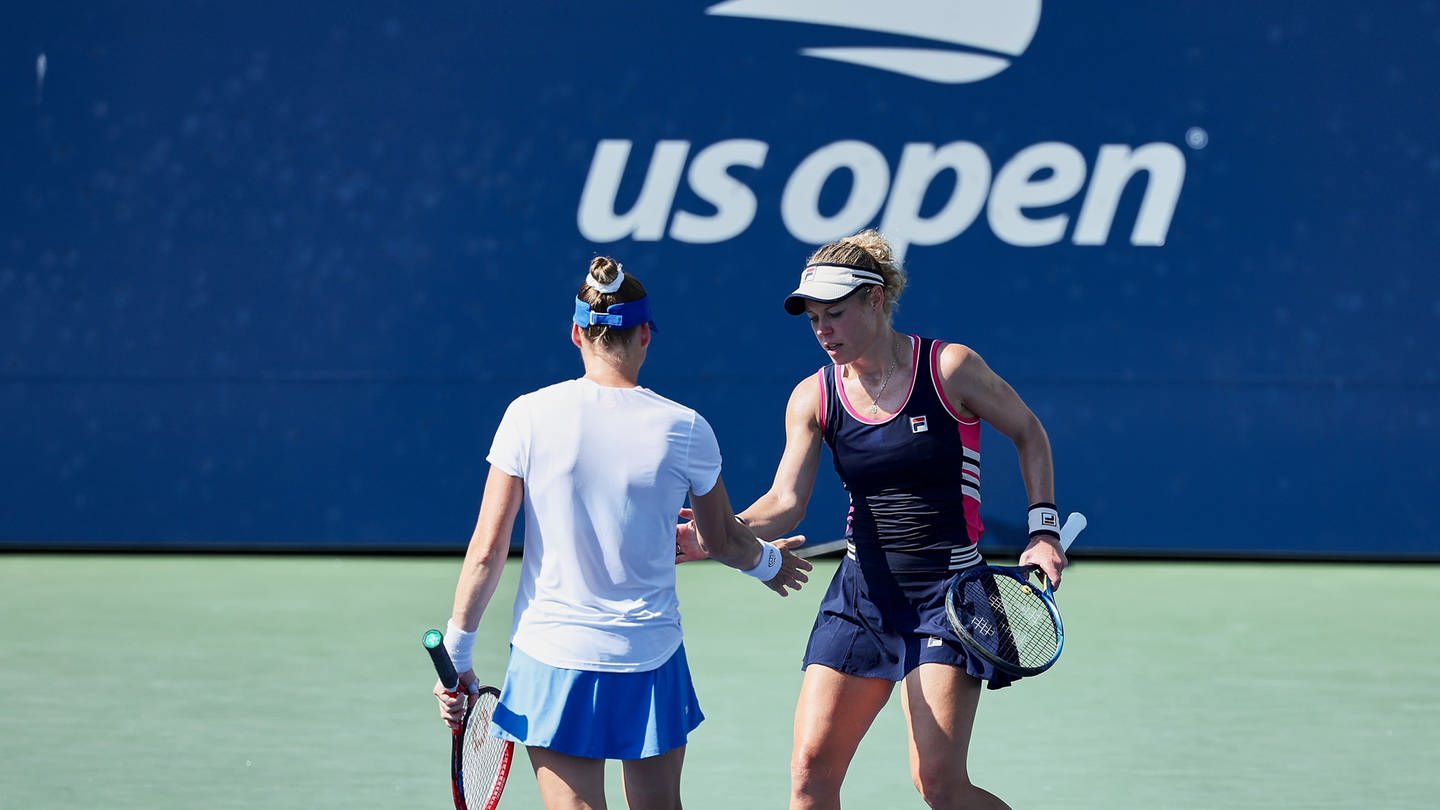 Laura Siegemund (re.) und ihre Doppel-Partnerin Wera Swonarewa stehen im Halbfinale der US Open (Foto: picture-alliance / Reportdienste, Picture Alliance)