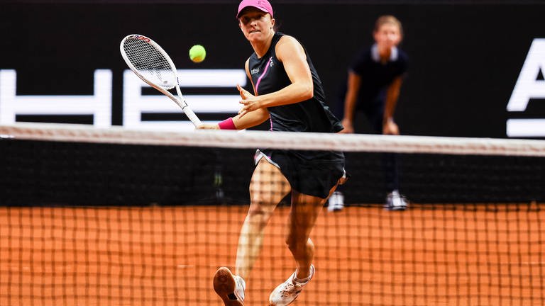 Iga Swiatek gab sich gegen die Belgierin Elise Mertens beim WTA-Turnier in Stuttgart keine Blöße. 