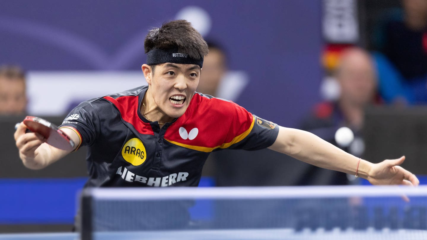 Tischtennisspieler Dang Qiu in Aktion (Foto: IMAGO, IMAGO / Kessler-Sportfotografie)
