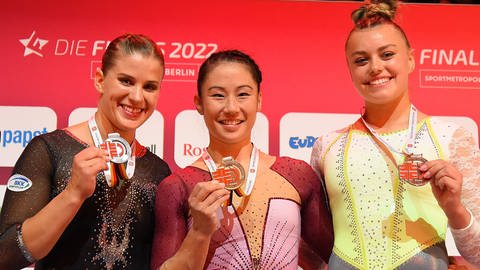 Elisabeth Seitz (l.), Kim Bui (Mitte) und Emma Malewski bei den Finals 2022 in Berlin (Foto: IMAGO, IMAGO / Jan Huebner)