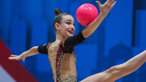 Darja Varfolomeev zählt bei der WM der Rhythmischen Sportgymnastik zum Favoritenkreis. (Foto: IMAGO, IMAGO / ZUMA Wire)