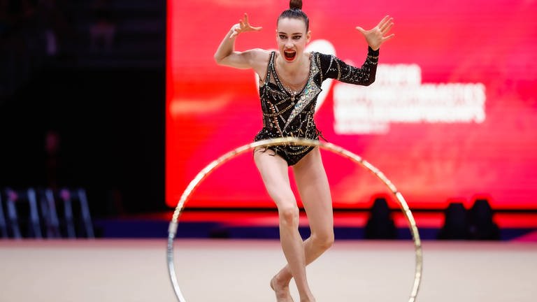 Darja Varfolomeev im Mehrkampf-Finale bei der WM in Rhythmischer Sportgymnastik.