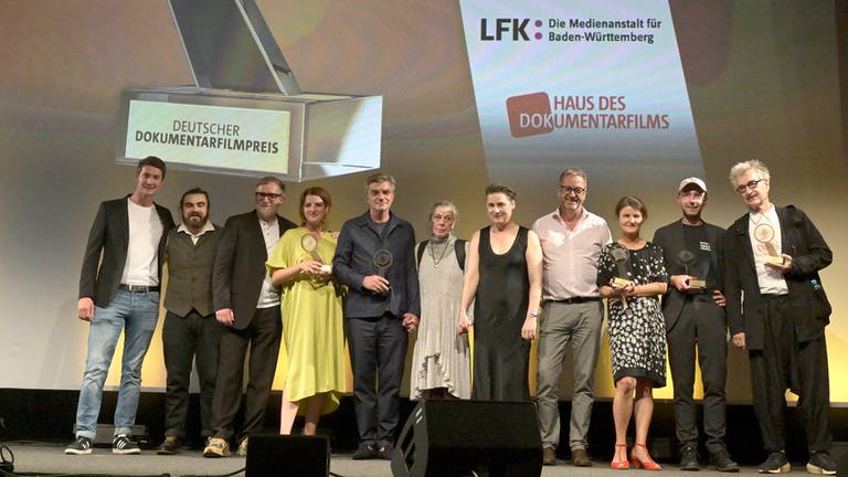 Preisträger:innen beim Deutschen Dokumentarfilmpreis 2023 (Foto: SWR, Patricia Neligan)