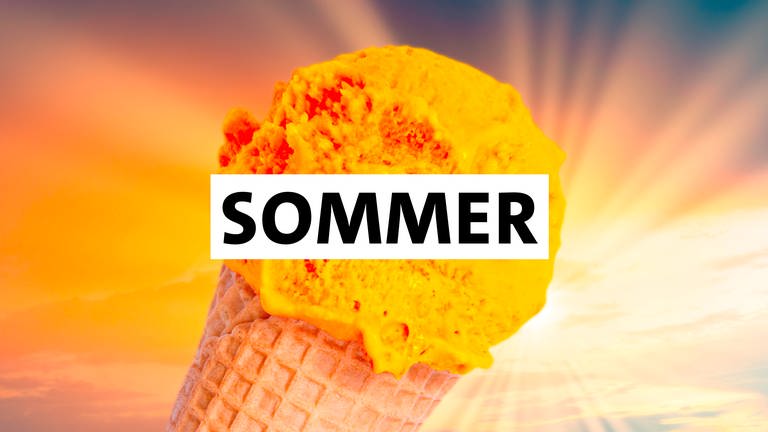 SWR1 Webradio Kanal "Sommer": eine Eistüte mit einer orangefarbenen Kugel Eis vor einem abendlichen Sommerhimmel mit untergehender Sonne (Foto: picture-alliance / Reportdienste, picture alliance / Zoonar | Pavlo Vakhrushev / Markus Mainka)