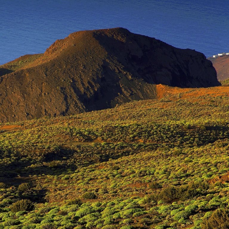 Die kanarische Insel El Hierro punktet mit Vulkanlandschaft. (Foto: dpa Bildfunk, Picture Alliance)