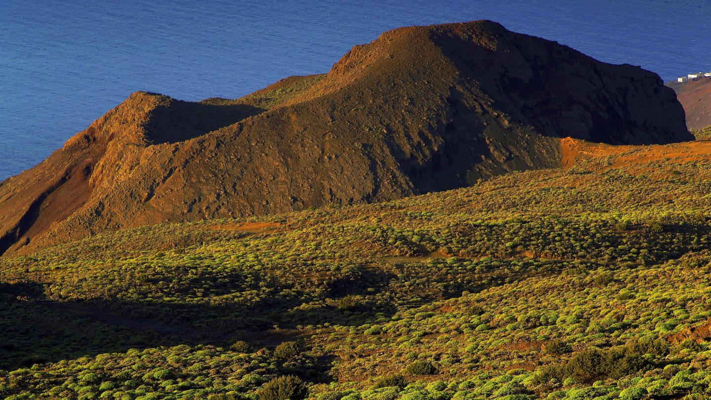 Die kanarische Insel El Hierro punktet mit Vulkanlandschaft. (Foto: dpa Bildfunk, Picture Alliance)
