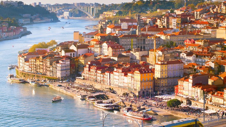 Nach Lissabon ist Port die zweitgrößte Stadt von Portugal  (Foto: Colourbox, Picture Alliance)