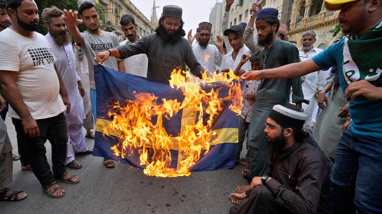 Proteste nach Koranverbrennung in Schweden (Foto: dpa Bildfunk, picture alliance/dpa/AP | Fareed Khan)