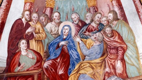 Kirchenmalerei: Der Heilige Geist kommt an Pfingsten in Form von Flammen auf die Jünger Jesu herab