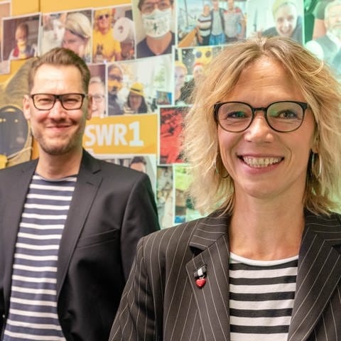 Stefanie Anhalt und Jochen Stöckle am 21. Oktober 2020 im Hitparaden-Studio (Foto: SWR, Jochen Enderlin)
