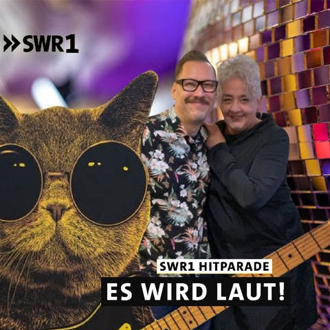 Die SWR1 Moderatoren Annett Lorisz und Jochen Stöckle probieren die Fotobox während der SWR1 Hitparade aus. (Foto: SWR)