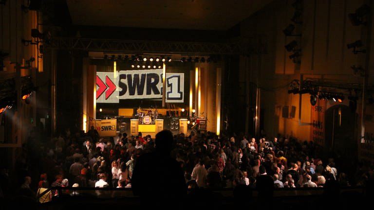 Blick von der Galerie auf die Bühne (Foto: SWR, SWR1 - Stefan Orth)