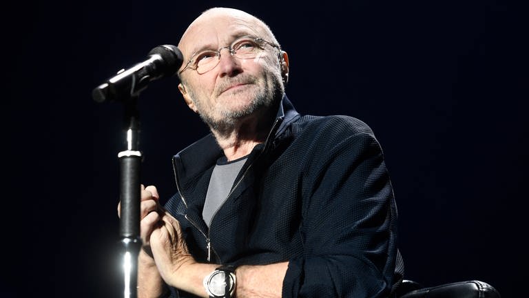 Phil Collins 2019 auf der Bühne (Foto: dpa Bildfunk, CTK | Michal Kamaryt)