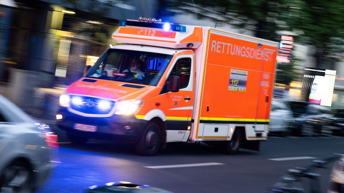 Rettungsgasse, Krankenwagen, Blaulicht: Das solltet ihr wissen - SWR1 BW -  SWR1