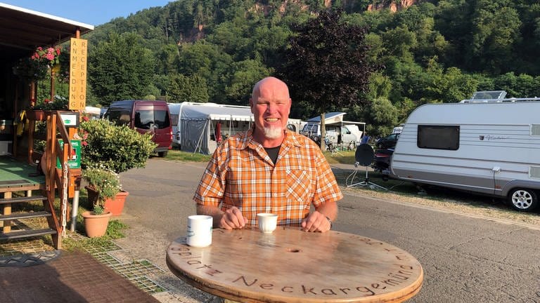 Johann van der Velden, Neckargemünder Campingplatz-Chef, Helfer in der Not, Kummerkasten und Camping-Vater. (Foto: SWR, Petra Klein)