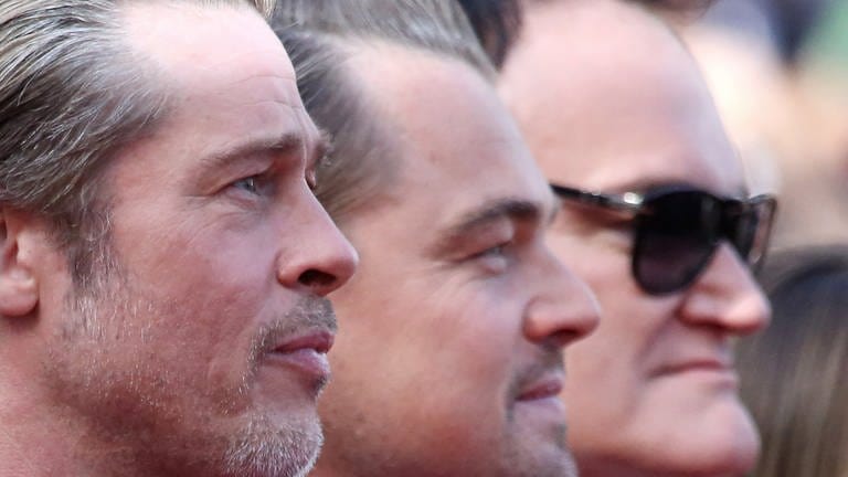 Brad Pitt, Leonardo DiCaprio und Quentin Tarantino (Foto: picture-alliance / Reportdienste, newscom)