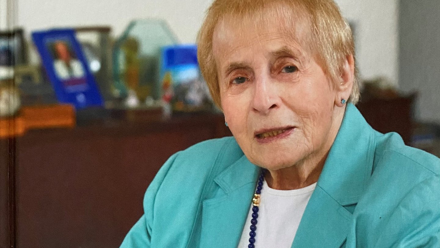 Charlotte Isler hat den Holocaust überlebt. Mit 14 Jahren floh sie vor Hitler, den Nazis und der Shoa. Im SWR1 Neuanfang erinnert sie sich. (Foto: Charlotte Isler)