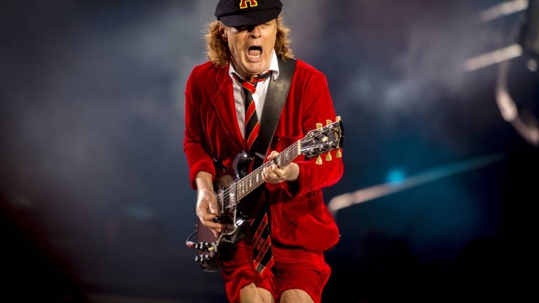 Angus Young 2016 (Foto: picture-alliance / Reportdienste, Andre Havergo/Geisler-Fotopress)