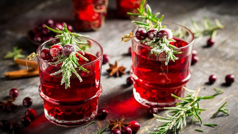 Cranberry mulled wine with rosemary for Christmas and winter time