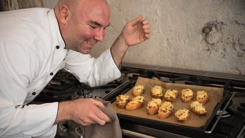 Eberhard Braun kocht Filderkraut-Kustini (Foto: SWR, trickytine)