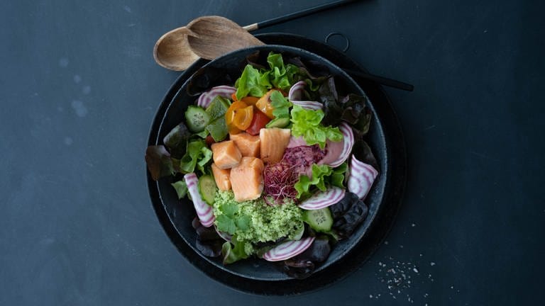 Salatbowl "Regenbogen" (Foto: SWR, trickytine)