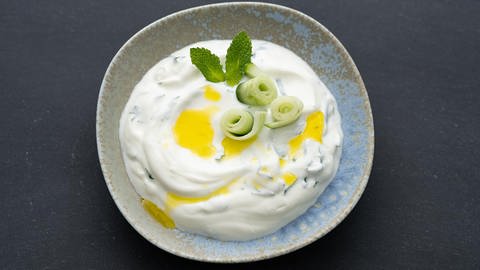 Joghurt mit Gurke und Minze (Foto: SWR, trickytine)