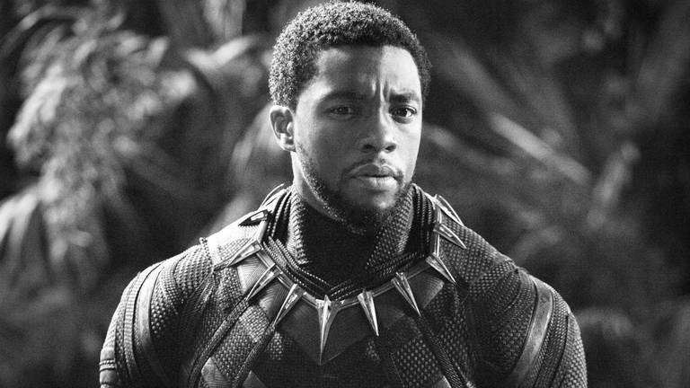 28. August: Der us-amerikanische Schauspieler Chadwick Boseman ist an den Folgen seiner Darmkrebserkrankung mit nur 43 Jahren verstorben. Bekannt wurde er einem breitem Publikum als Soul-Ikone James Brown in der  "Get On Up" und als erster afroamerikanischer Superheld "Black Panther".