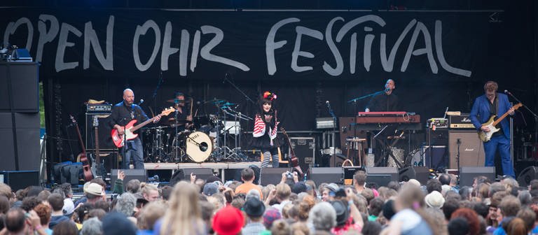 Mainz: Open Ohr Festival 2015 auf der Zitadelle,  Auftritt von Nina Hagen mit Band (Foto: dpa Bildfunk, Picture Alliance DUMONT Bildarchiv | Georg Knoll)