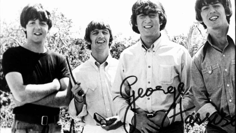 Foto mit Autogramm der Beatles (Foto: dpa Bildfunk, Picture Alliance)