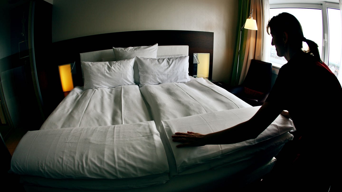 Hotelzimmer | So erkennen und bekämpfen Sie einen Befall durch Bettwanzen (Foto: dpa Bildfunk, Picture Alliance)