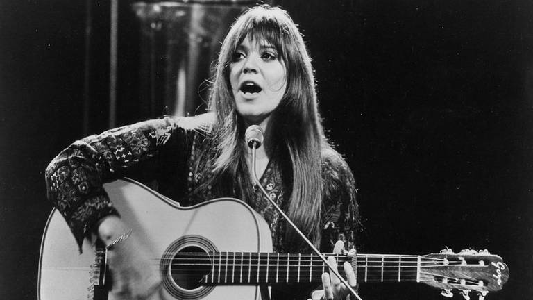 23. Januar: Unter ihrem Vornamen hat Melanie Anne Safka-Schekeryk mit ihrem Auftritt 1969 auf dem legendären Woodstock-Festival Geschichte geschrieben. Darauf folgten Folk-Pop-Hits wie "Brand New Key" und "Lay Down (Candles)" in den frühen 70er Jahren. Nun ist die Sängerin im Alter von 76 Jahren gestorben.