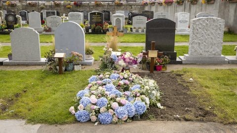 Sinead O'Connor, wurde im August 2023 auf dem Deansgrange-Cemetery in ihrer Heimatstadt Dublin beigesetzt. (Foto: picture-alliance / Reportdienste, picture alliance / empics | Liam McBurney)