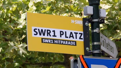Schild "SWR1 Platz" 
