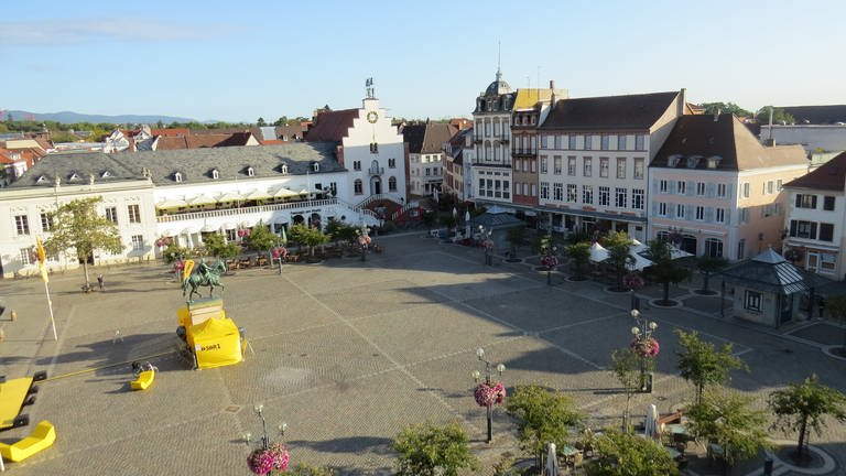 Der Landauer Marktplatz von oben (Foto: SWR)