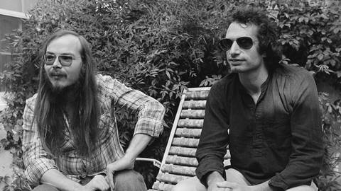 Walter Becker und Donald Fagon sind die Masterminds hinter der Band Steely Dan. Mit "Aja" veröffentlichten die beiden Songwriter 1977 ihr sechstes und bis heute erfolgreichstes Album. (Foto: dpa Bildfunk, Picture Alliance)