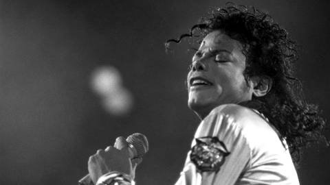 Auf dem Album "Thriller" sind gleich drei Welthits vertreten und das auch noch direkt hintereinander: "Thriller", "Beat It" und "Billie Jean". (Foto: dpa Bildfunk, Picture Alliance)