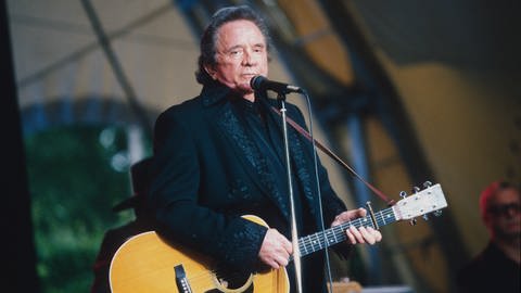 Vor seinem Tod hat Johnny Cash zusammen mit Produzenten Legende Rick Rubin noch seine "American" Serie aufgenommen, eine sechsteilige Albumreihe. (Foto: dpa Bildfunk, Picture Alliance)