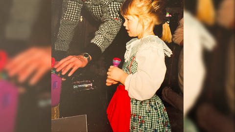 Als Kind hat SWR1-Musikredakteurin Katharina Heinius zu Hause leidenschaftlich gerne die Songs von Ace of Base in ihr kleines Mikrofon gesungen und damit ihre Mutter zur Verzweiflung getrieben. (Foto: SWR)