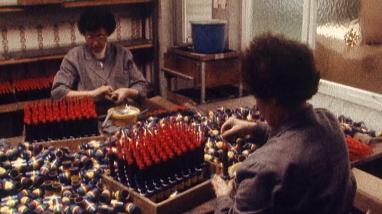 Herstellung von Feuerwerkskörpern 1982 (Foto: SWR)