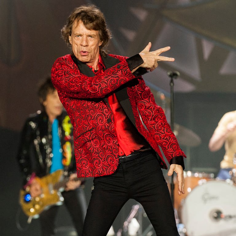 Mick Jagger, 2015 | Mick Jagger zeigt, dass er die "Moves Like Jagger" hat (Foto: picture-alliance / Reportdienste, picture alliance / Barry Brecheisen/Invision/AP | Barry Brecheisen)