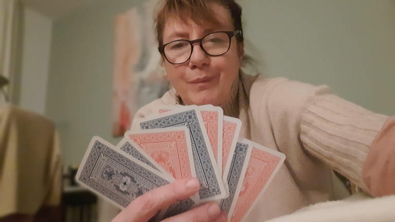 SWR1-Redakteurin Sabine Lutzmanns Lieblingsspiel ist der Kartenspielklassiker Rommé.