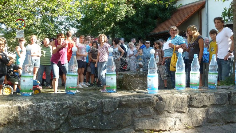 Bei der SWR1 Heimspiel Sommertour 2010 in Wackernheim gab es spritzige Aufgaben zu bewältigen. (Foto: SWR)