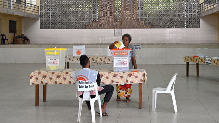 17. April: Auf den Salomonen, einem kleinen Inselstaat im Pazifik sind die 350.000 Bürger aufgerufen, ihre Stimmen bei der Parlamentswahl abzugeben.
