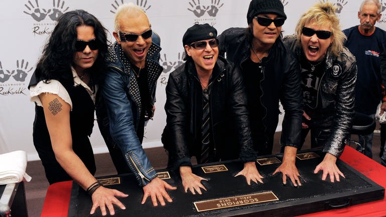Die Band "Scorpions" bei der Hollywood Rockwalk Zeremonie in Los Angeles  (Foto: dpa Bildfunk, picture alliance / ASSOCIATED PRESS | Chris Pizzello)