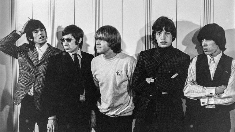 The Rolling Stones posieren nach einer Pressekonferenz in Stockholm 1965. Von links: Keith Richards, Charlie Watts, Brian Jones, Mick Jagger und Bill Wyman.