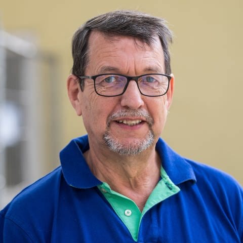 Andreas Lindig, 1. Vorsitzender des Deutschen Tierschutzbundes Landestierschutzverband Rheinland-Pfalz e.V., steht im Tierheim in der Landeshauptstadt.