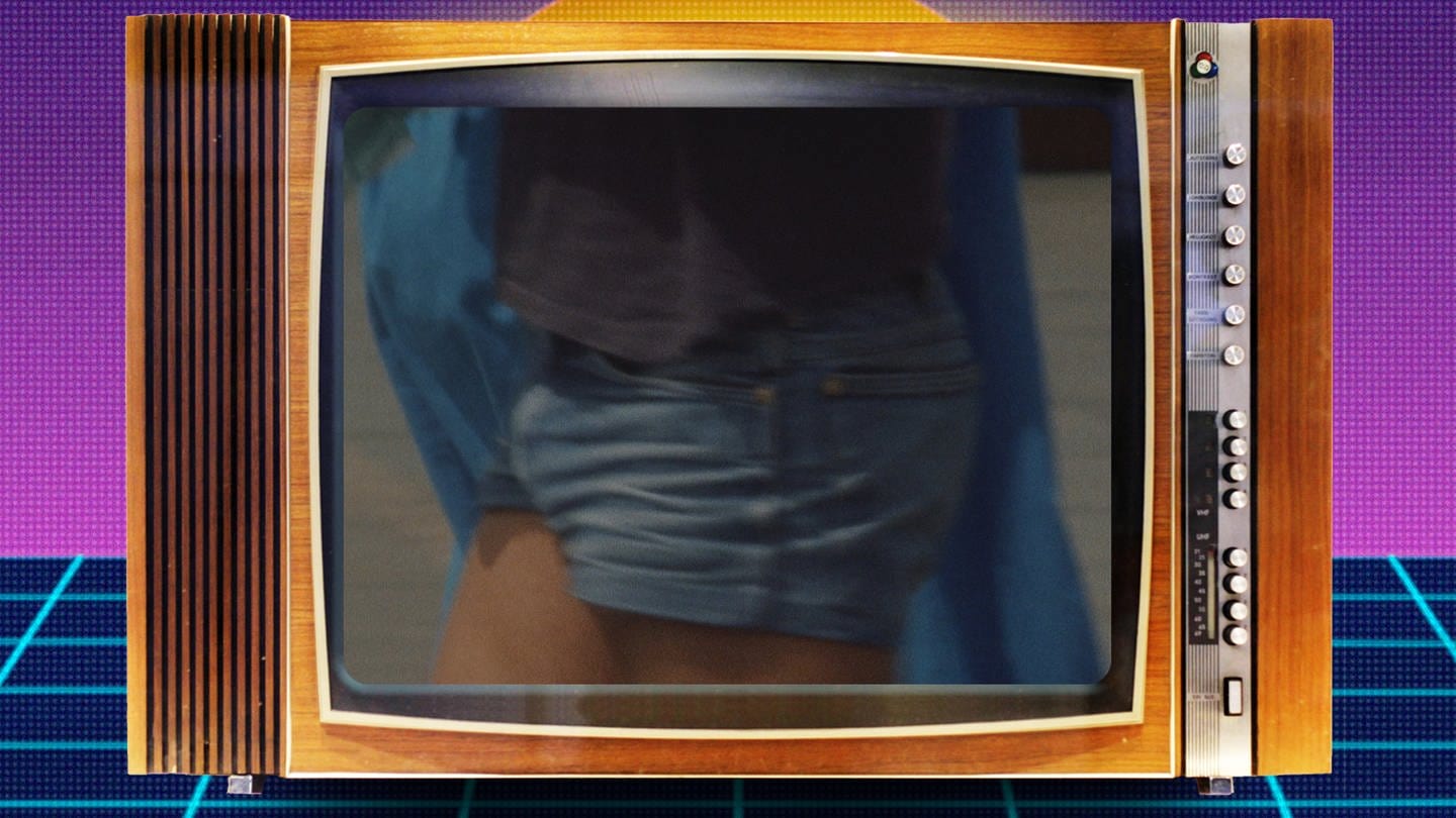 Mann mit Jeans-Shorts im Sommer 1983 (Foto: SWR)