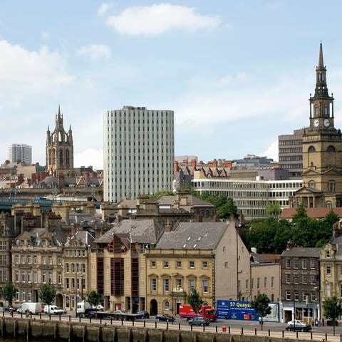 Blick über die Innenstadt von Newcastle Upon Tyne in Nordostengland. Berühmte Söne der Stadt sind Sting, Mark Knopfler, John Miles oder John Tennant.