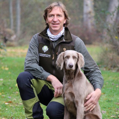 Christoph Hildebrandt ist Waldmeister und Leiter der Landesjagdakademie | Richtiges Verhalten bei Begegnung mit Wildschweinen