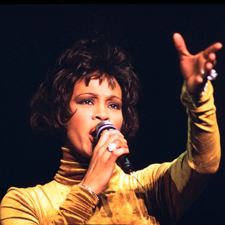 Whitney Houston bei einem Auftritt in München 1993 | Whitney Houston – "I Will Always Love You" (Foto: picture-alliance / Reportdienste, picture alliance / Jens Niering | Jens Niering)